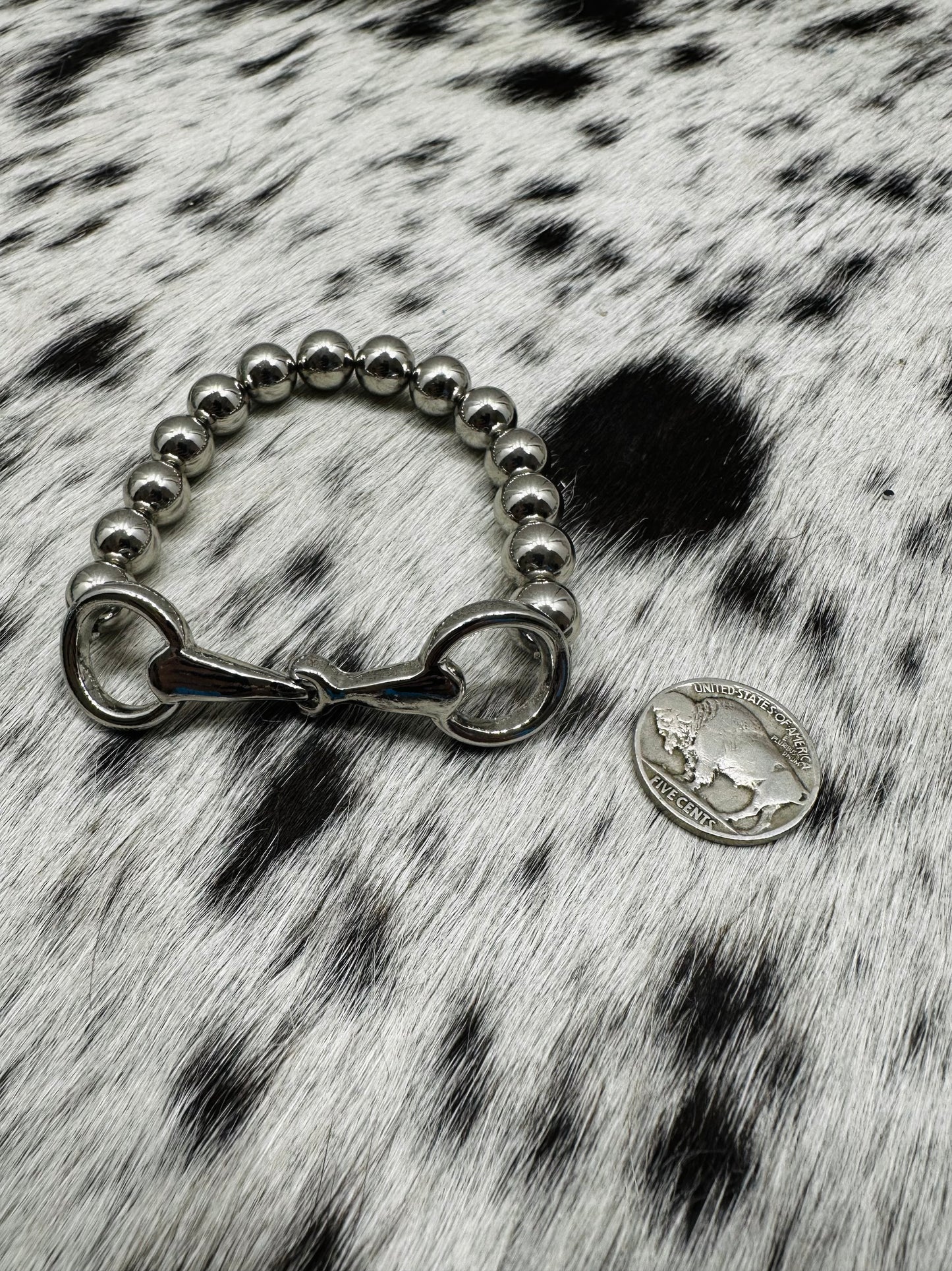 Snaffle bit stretch bracelet