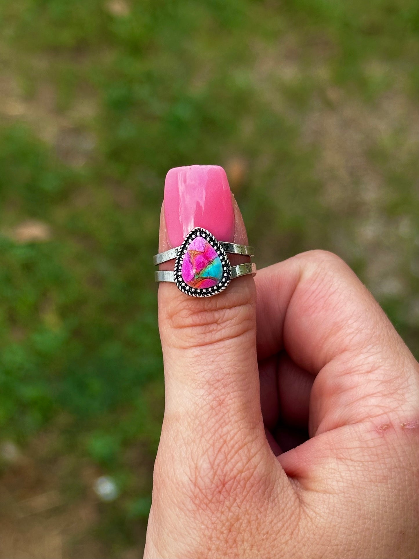 Adjustable cotton candy tear drop ring