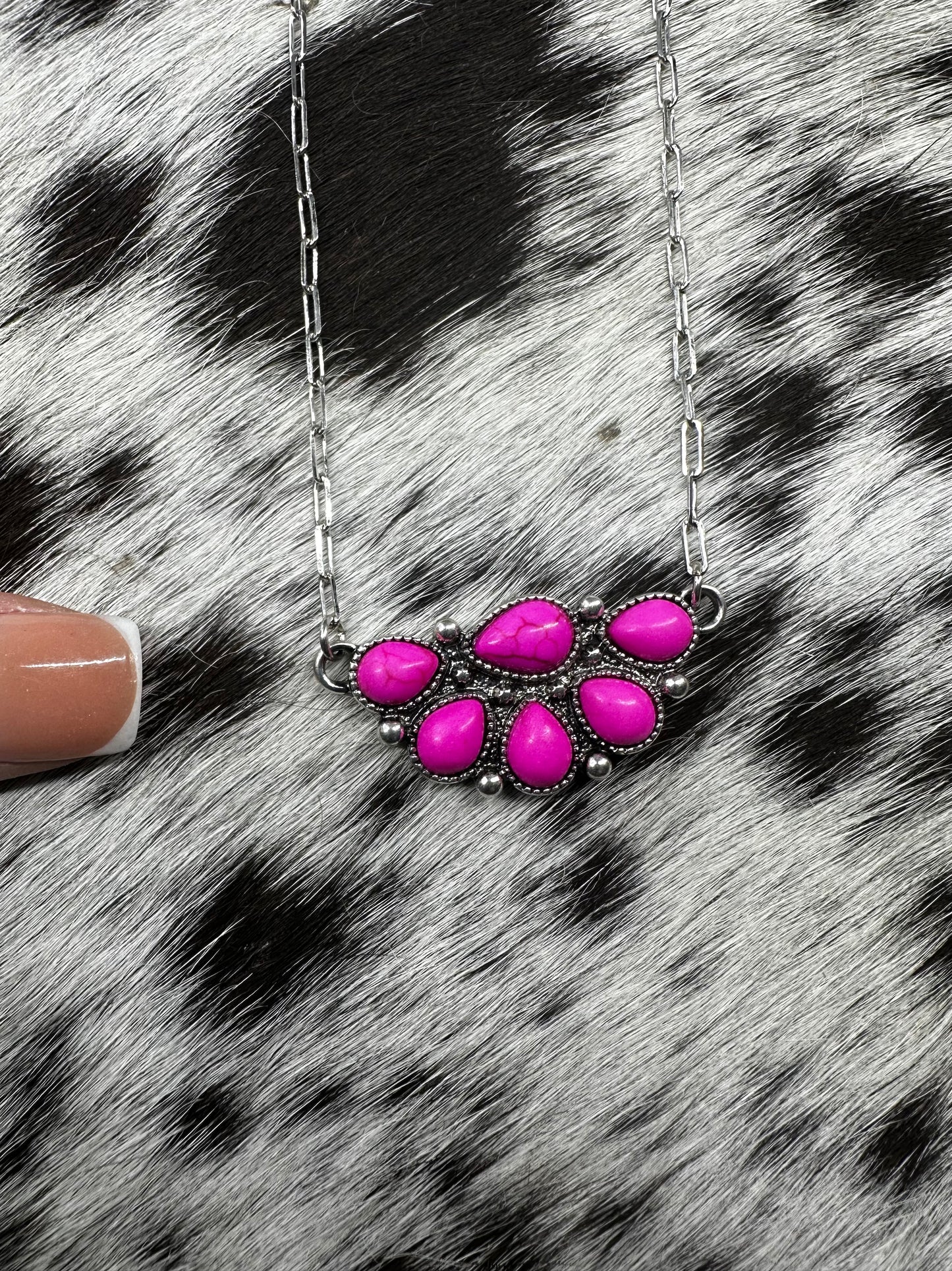 Pink half cluster necklace