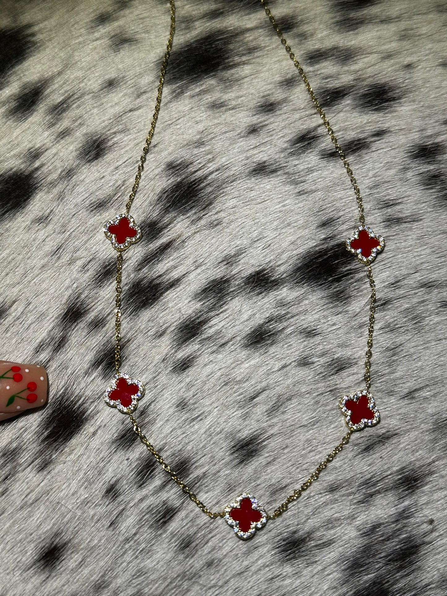 Mariah gold color necklace