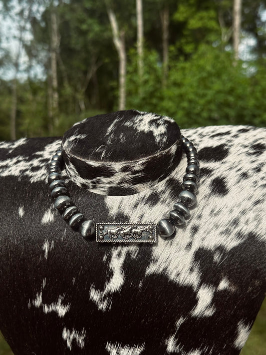 Running horses necklace