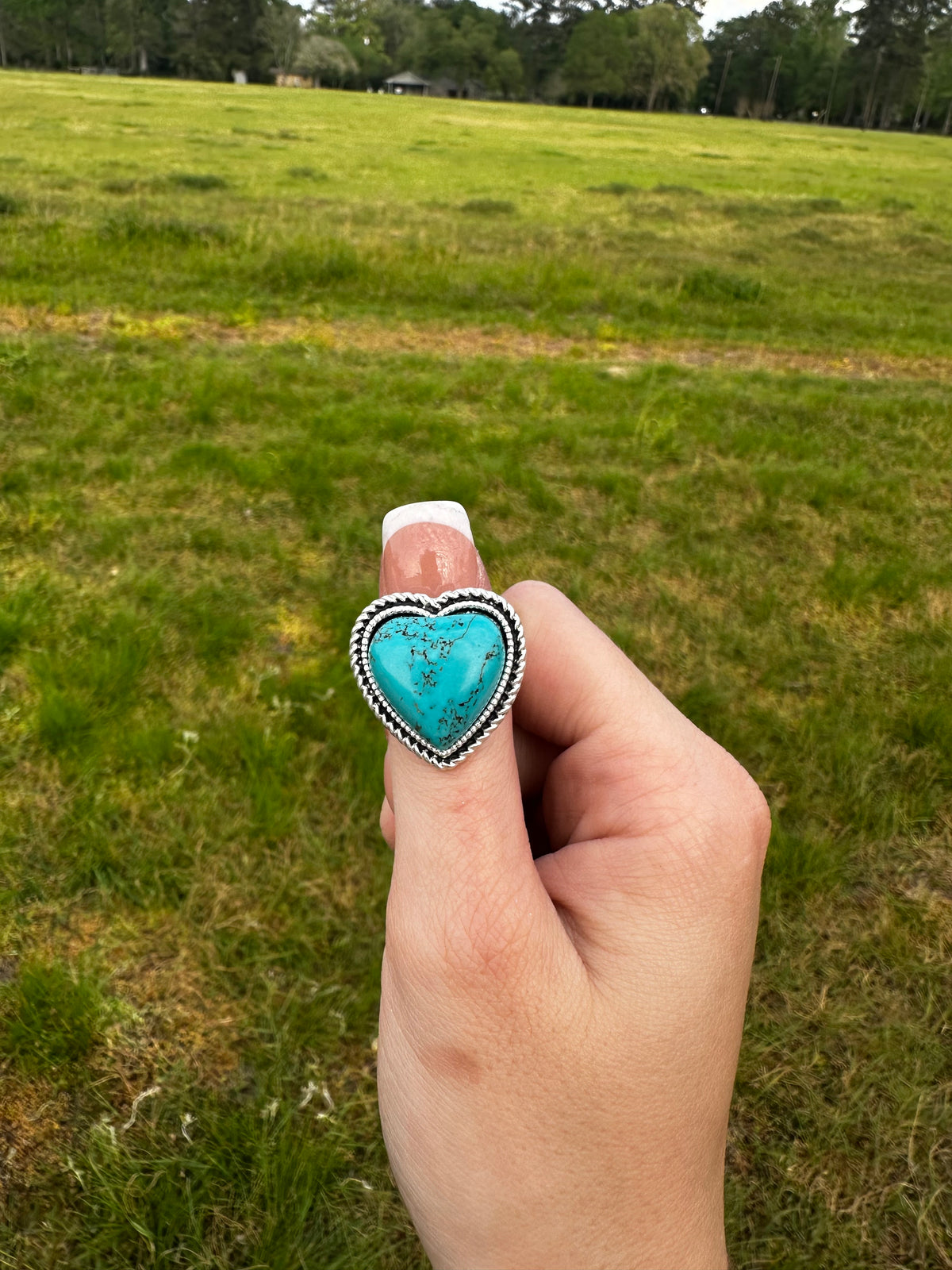 Adjustable heart ring