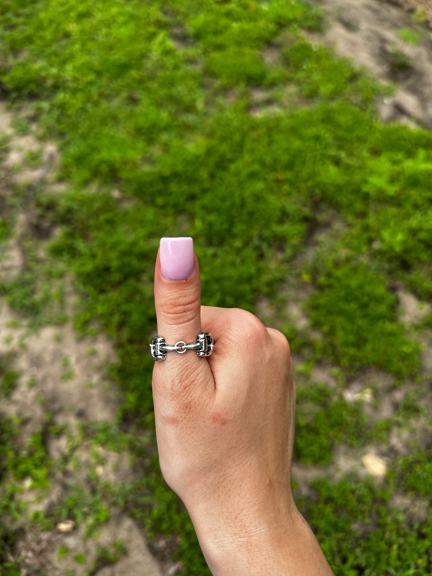 Snaffle bit stretch ring