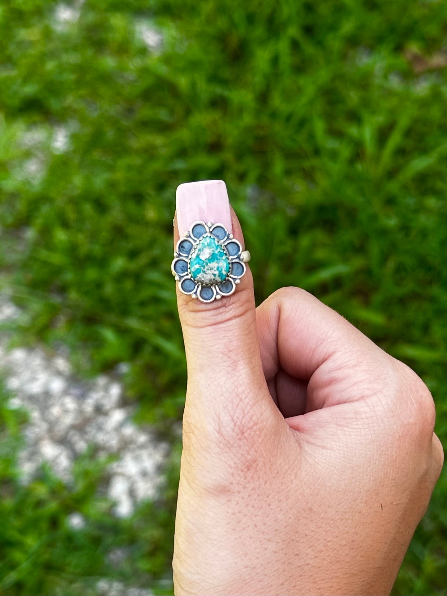 Adjustable white water ring