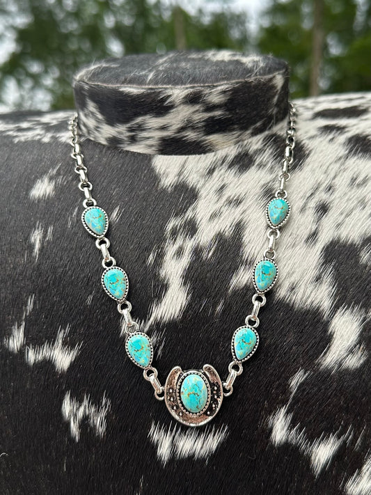 Horse shoe necklace