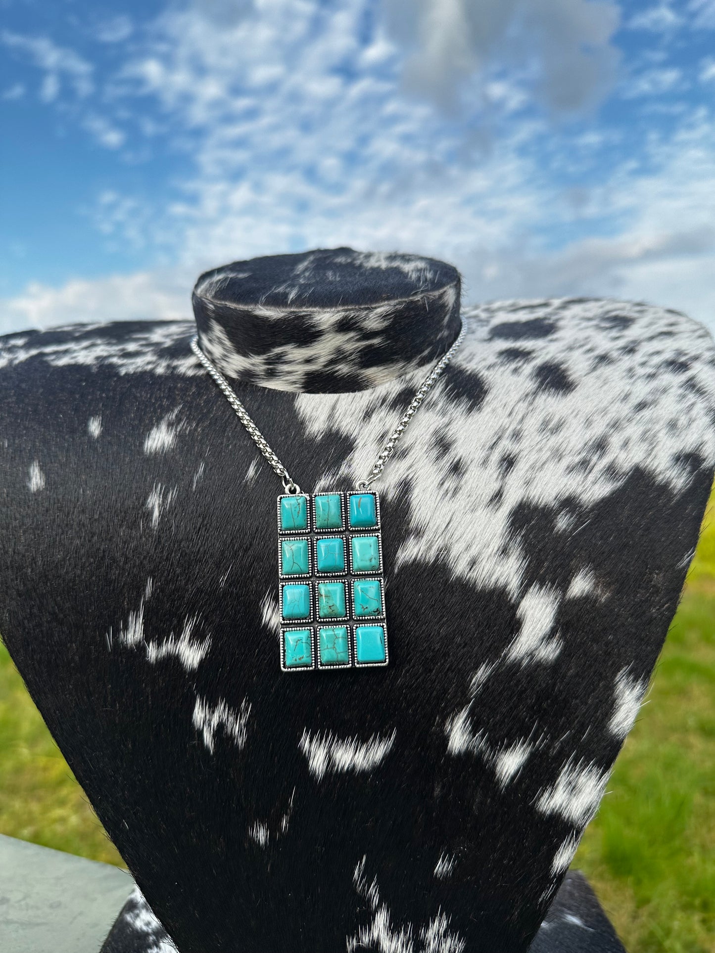 Large bar necklace