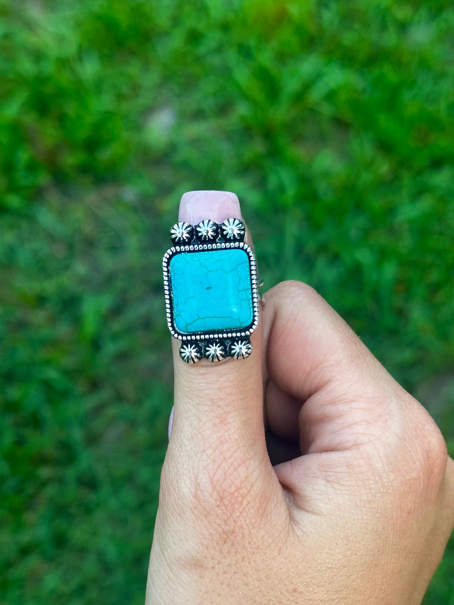 Adjustable square ring