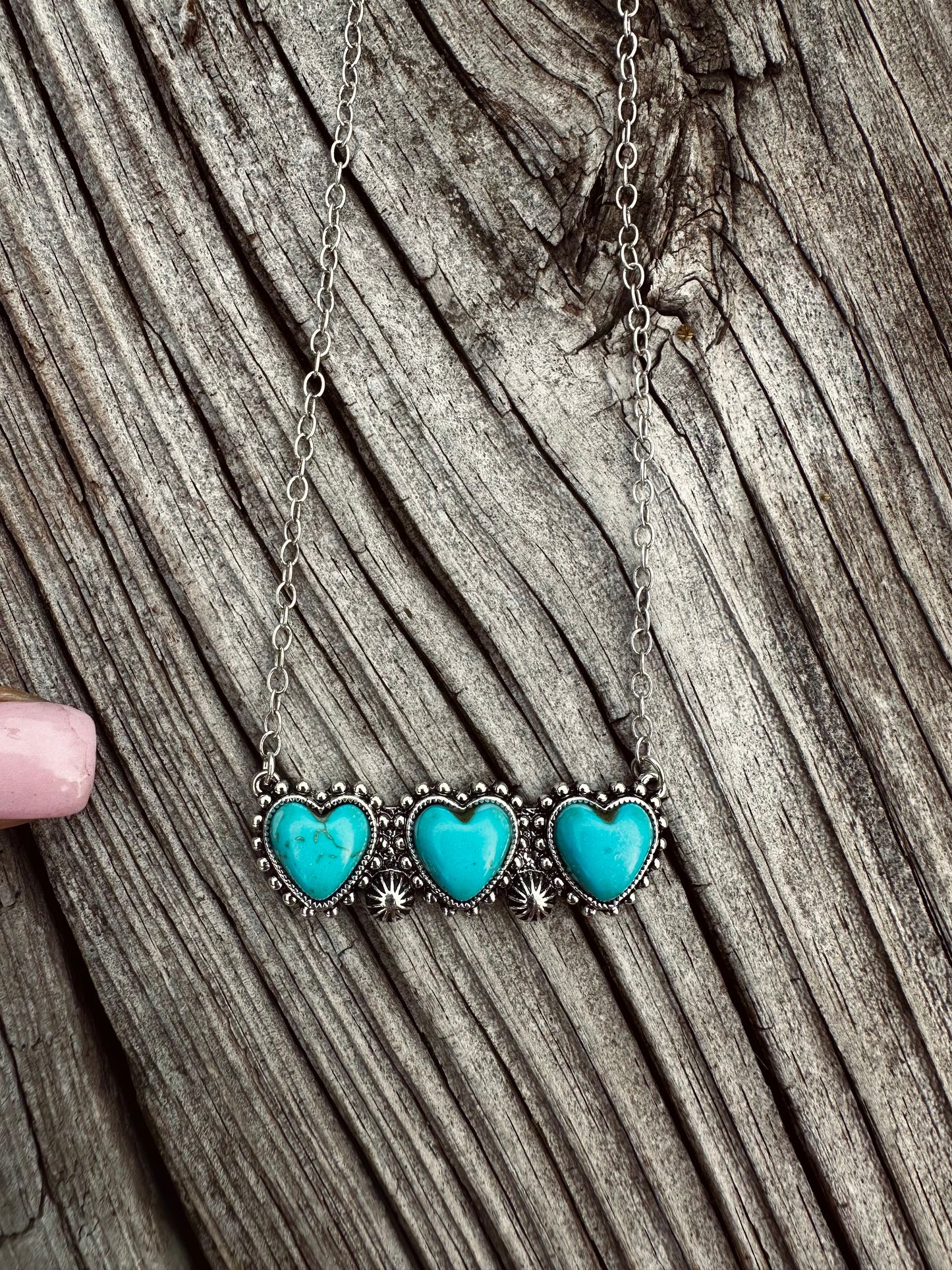 Heart bar necklace