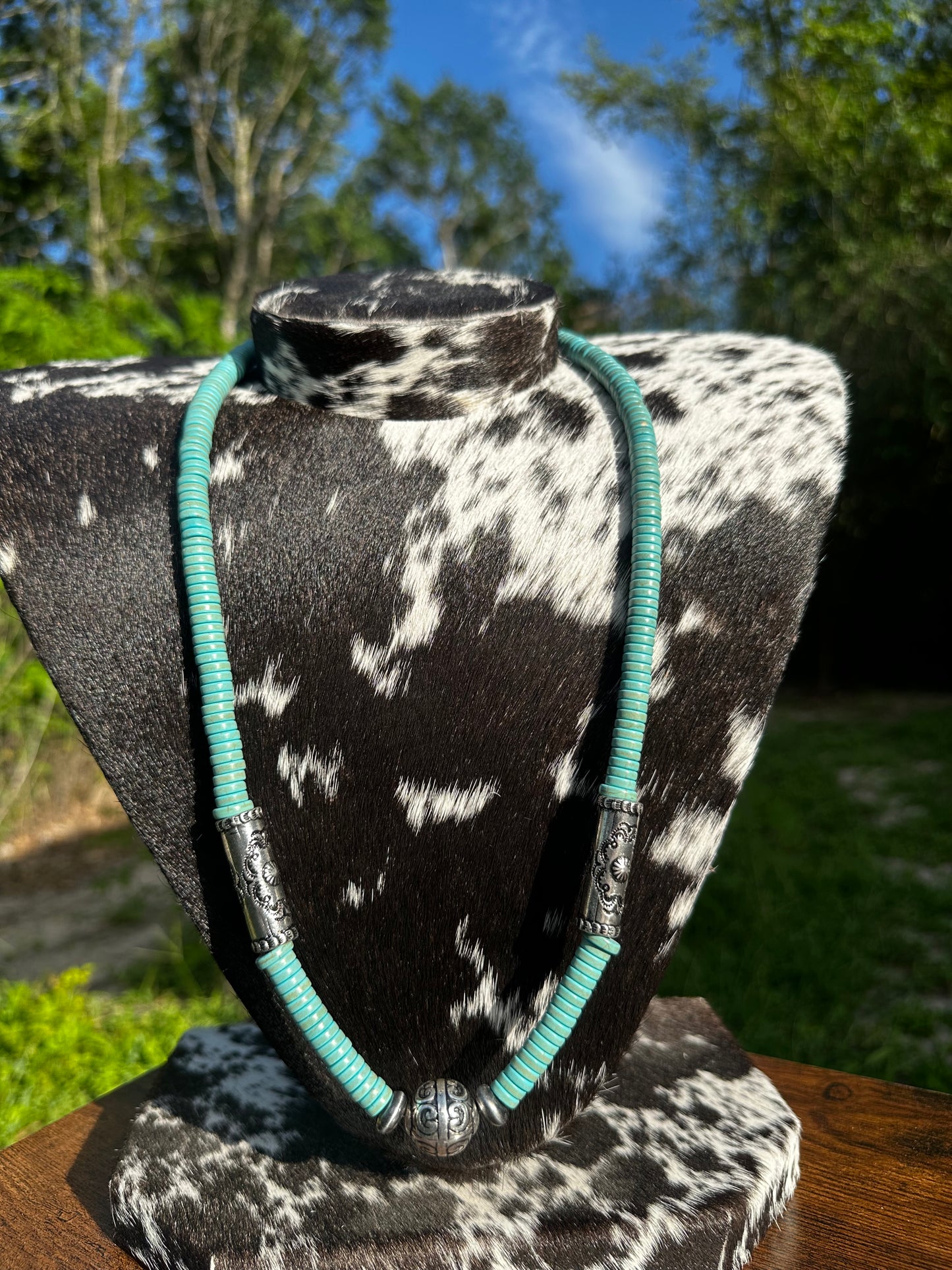 Iris necklace