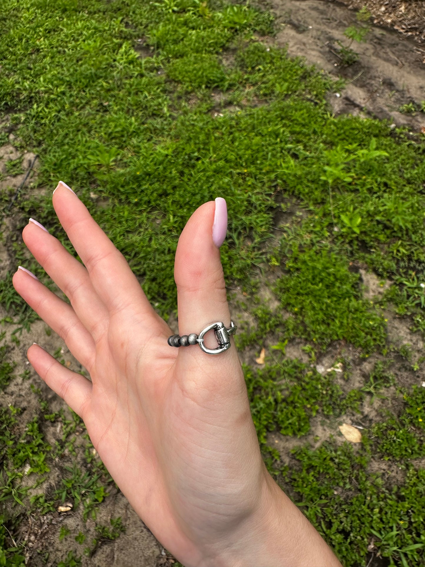 Snaffle bit stretch ring