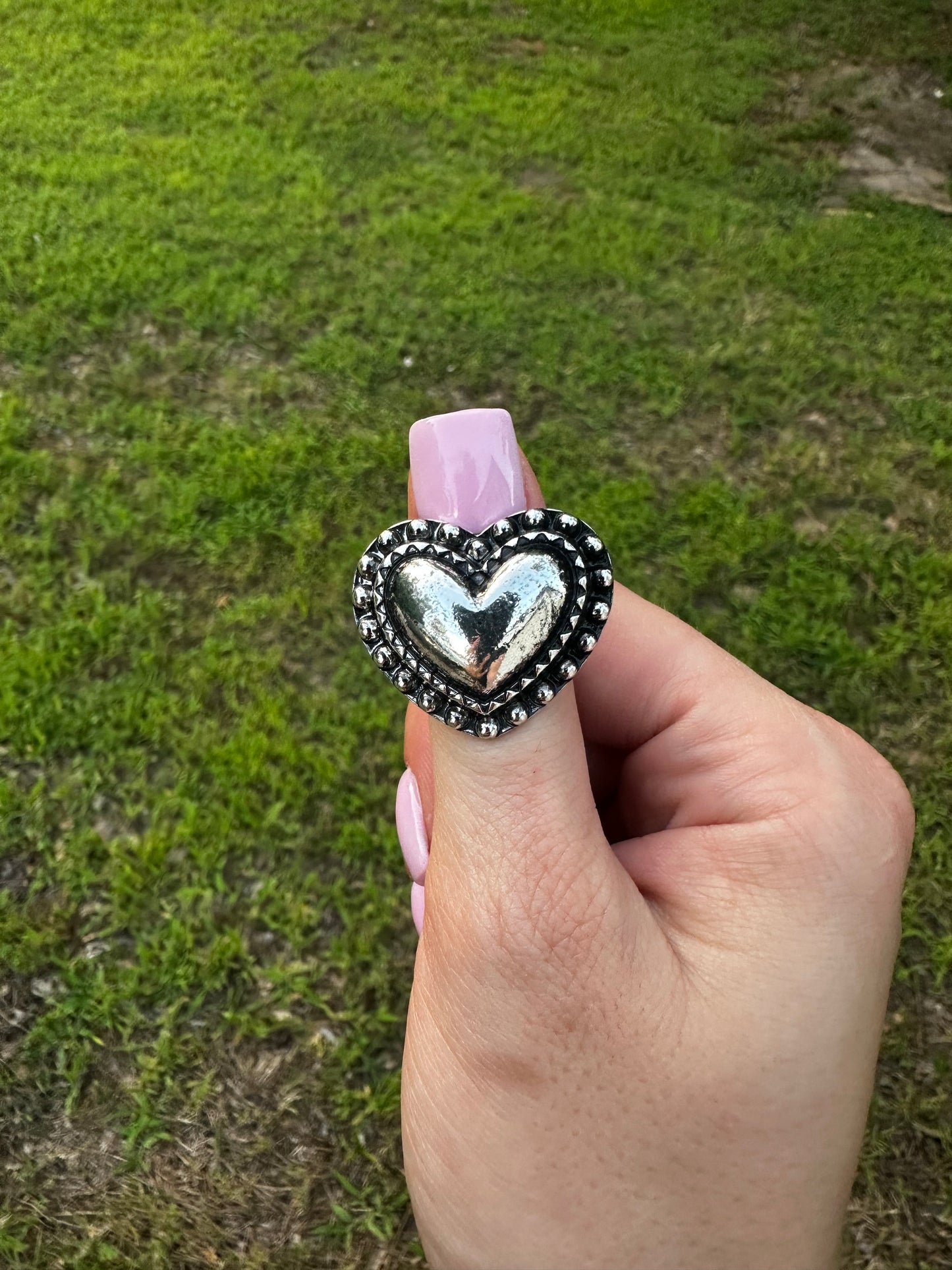 Adjustable heart ring
