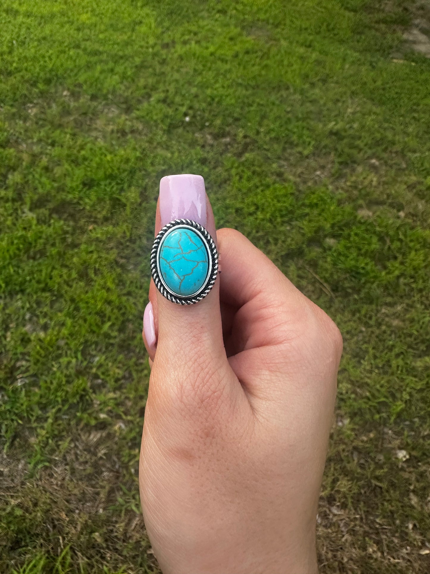 Adjustable oval ring