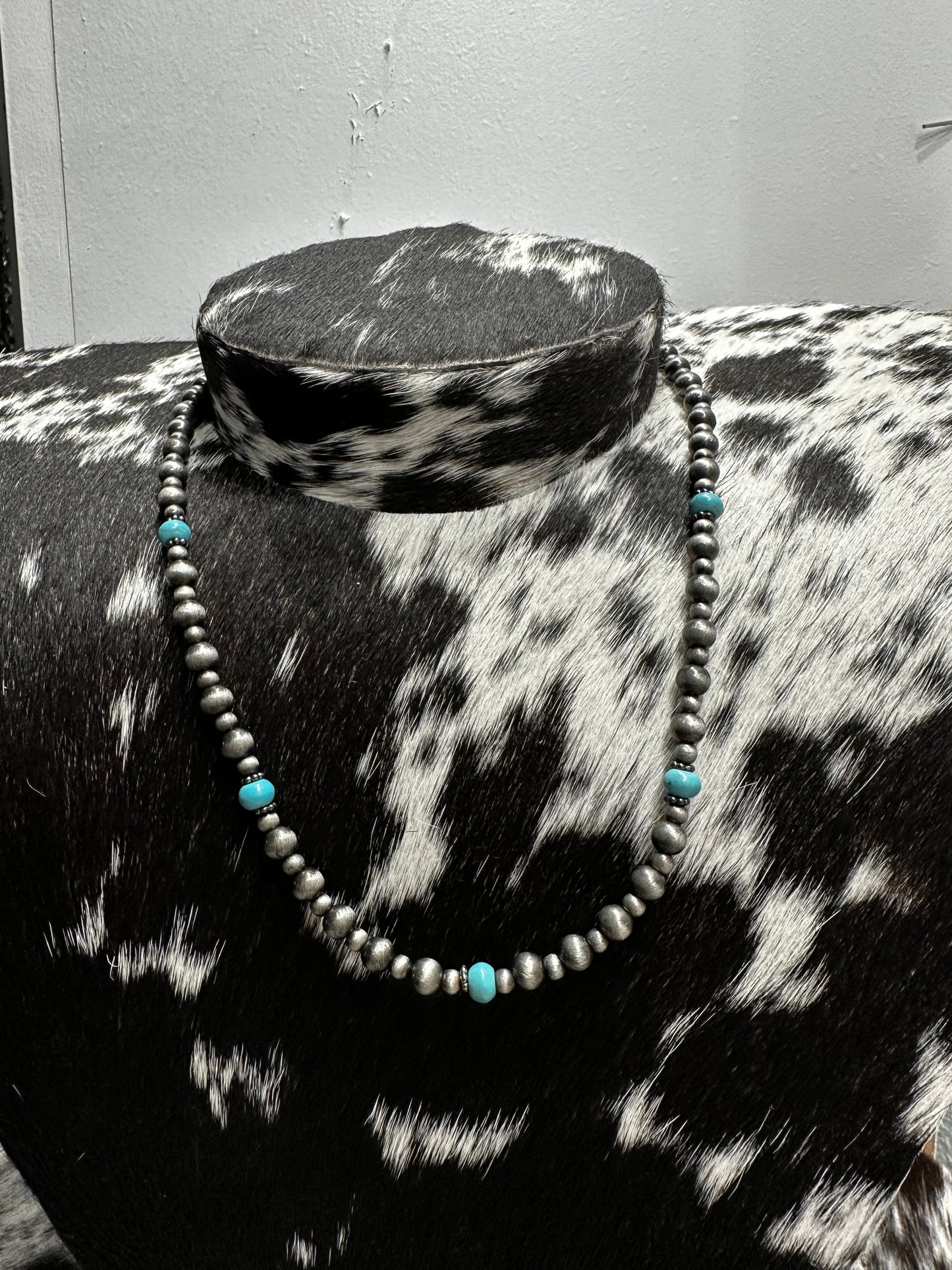 Della necklace