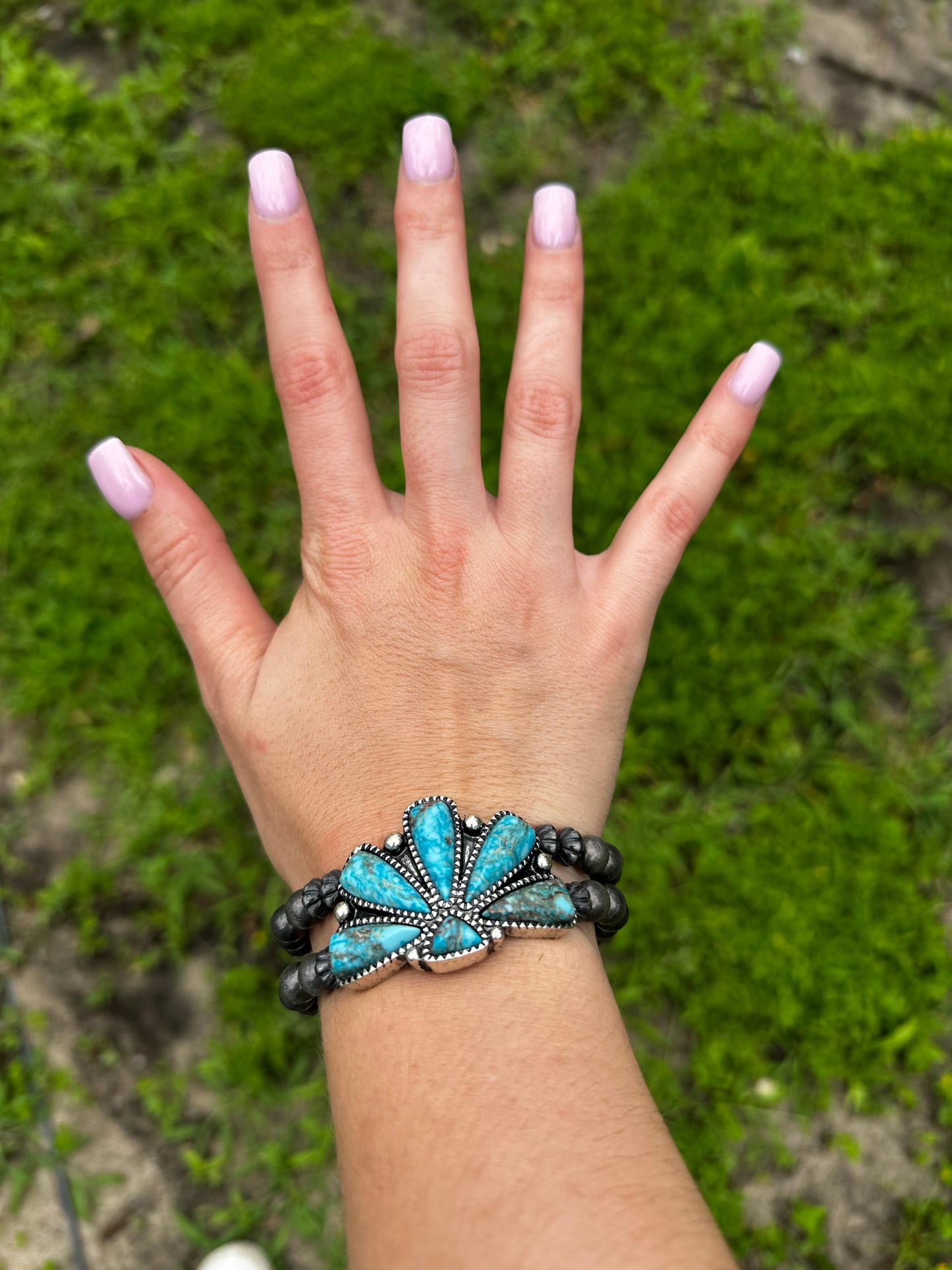 Half cluster double strand stretch bracelet