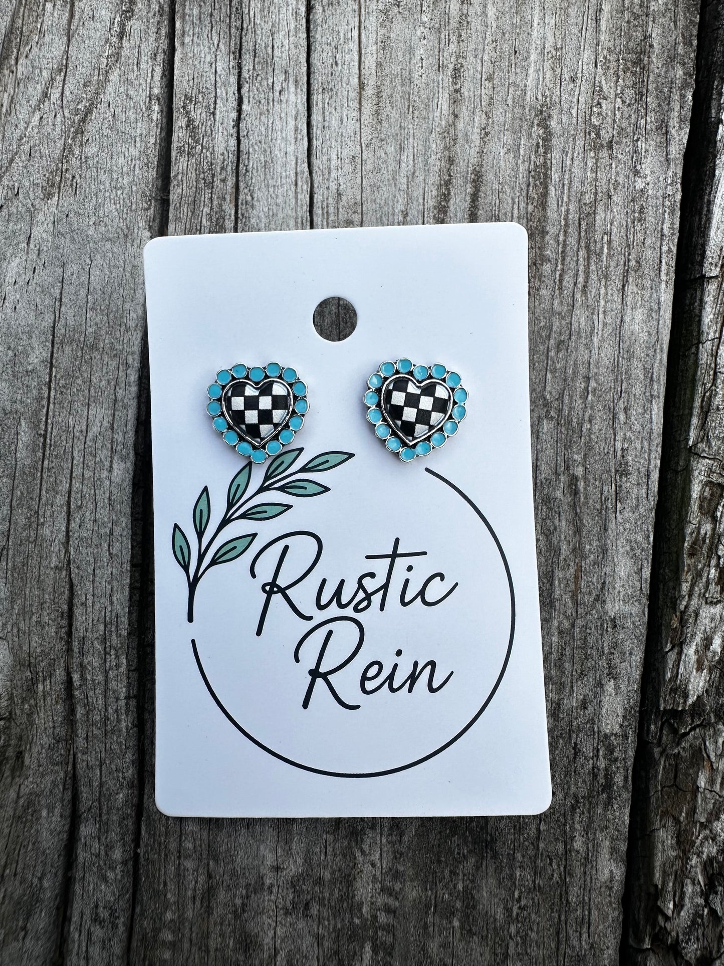 Checkered heart earrings