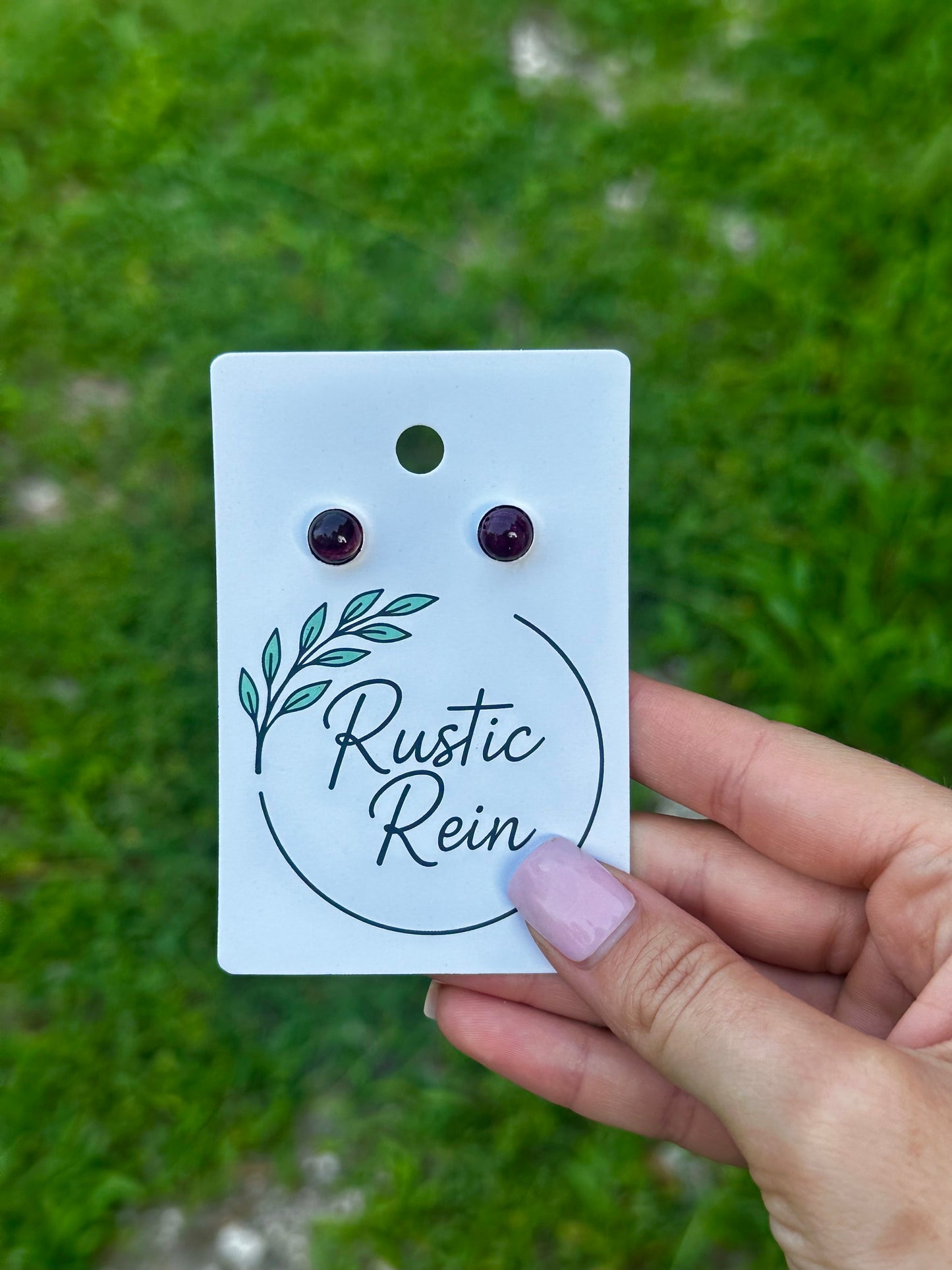 Purple spiny oyster stud earrings
