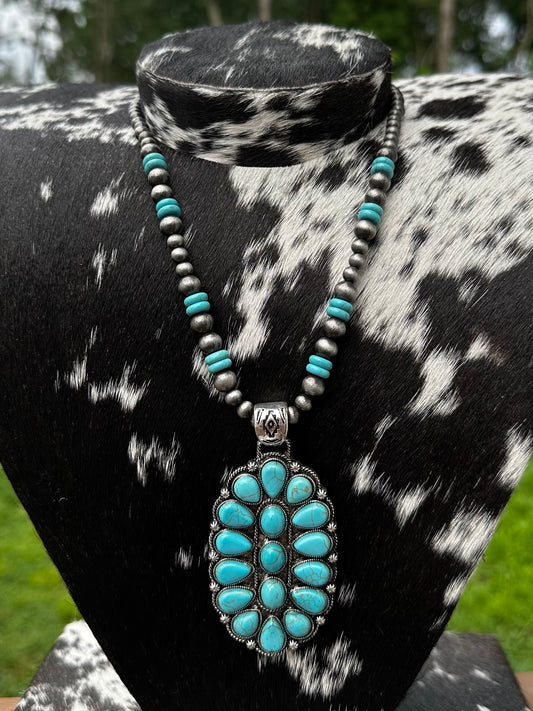 Everly necklace