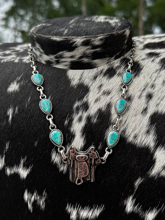 Saddle necklace
