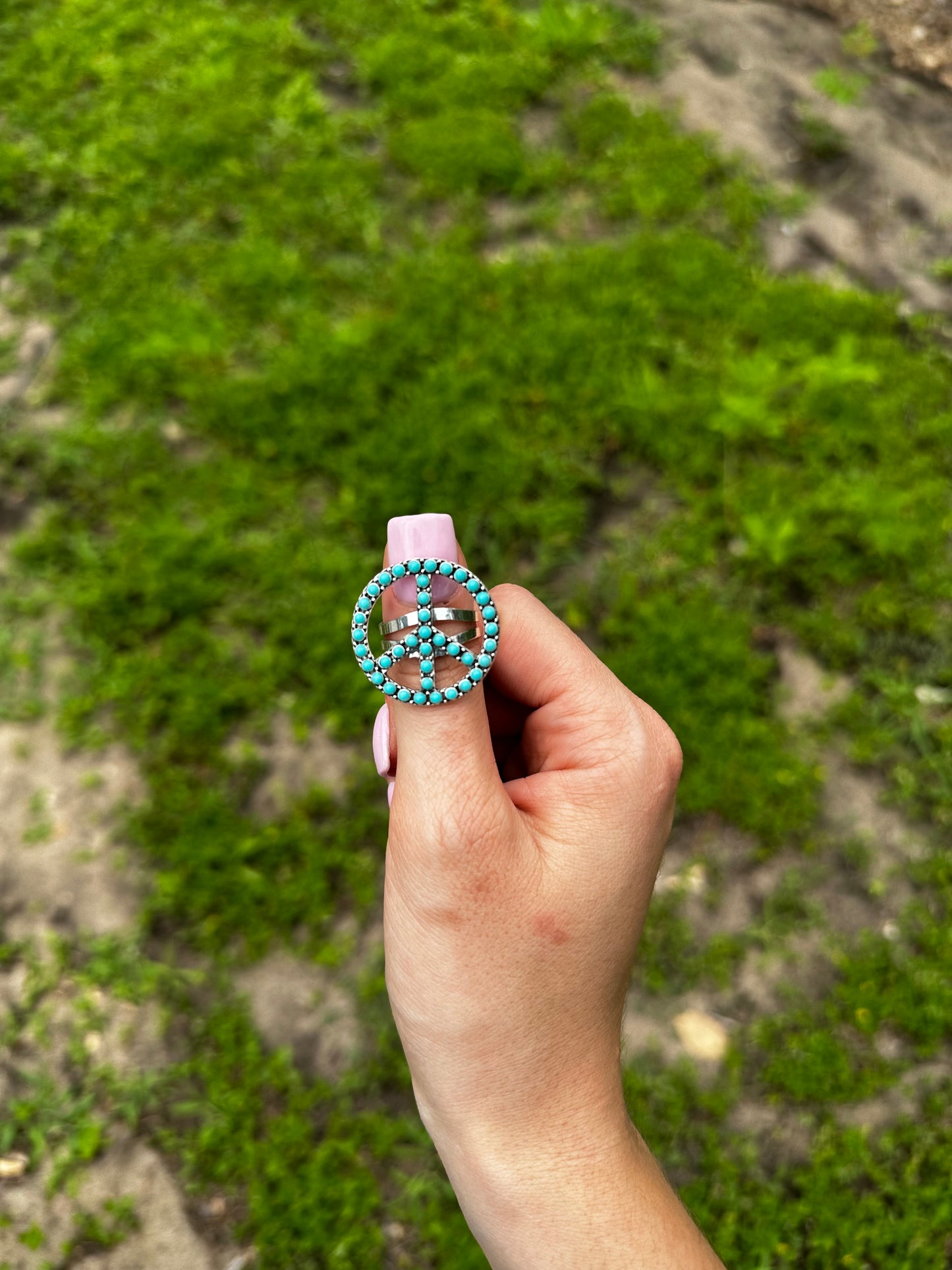 Adjustable peace ring