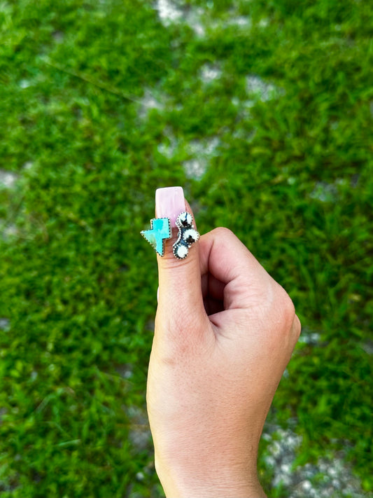 Adjustable Kingman and white buffalo floater ring