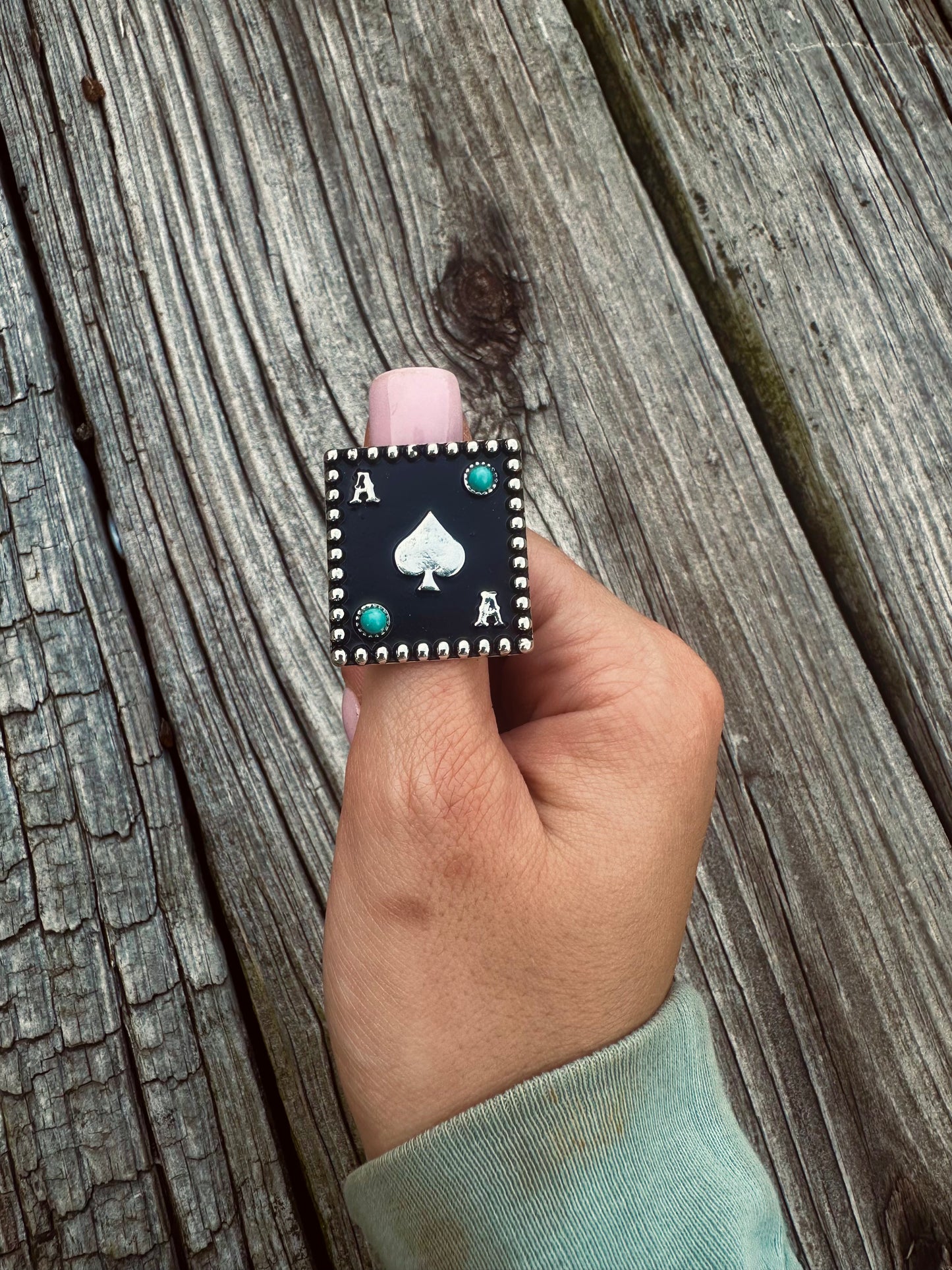 Adjustable ace ring