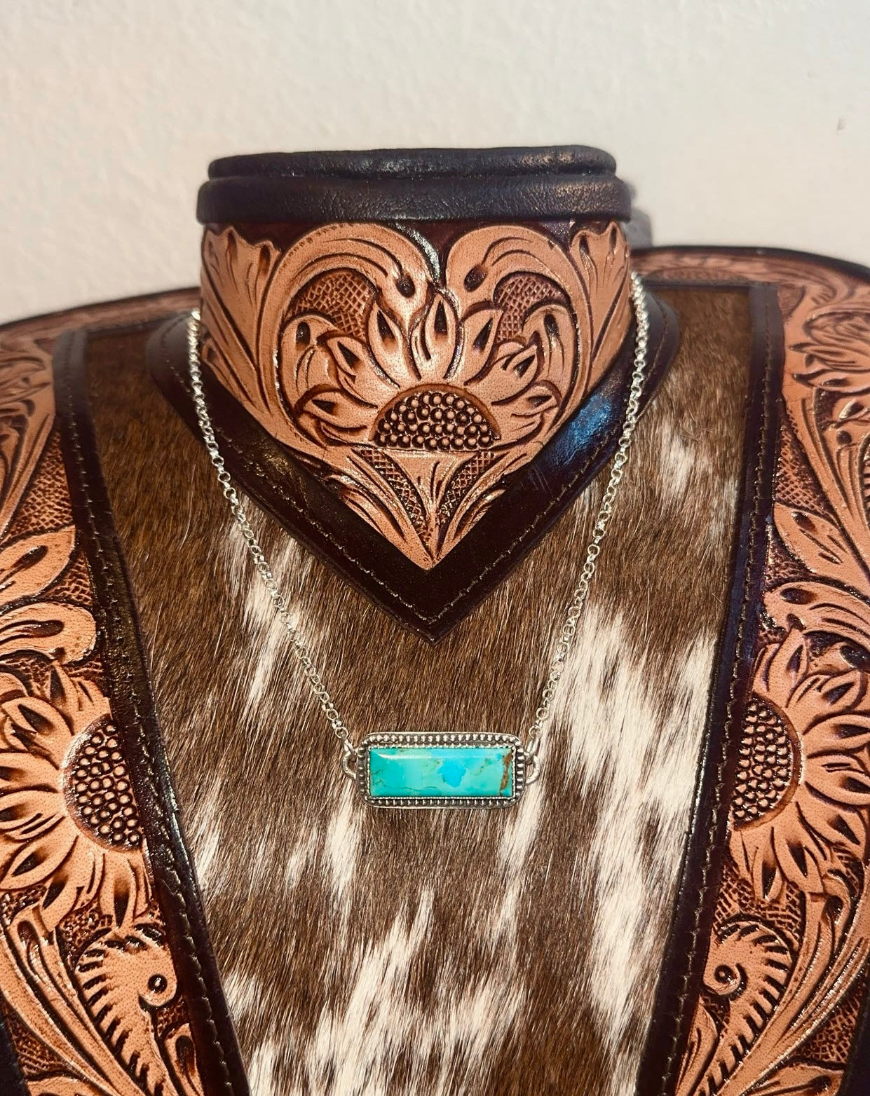 Kingman bar necklace