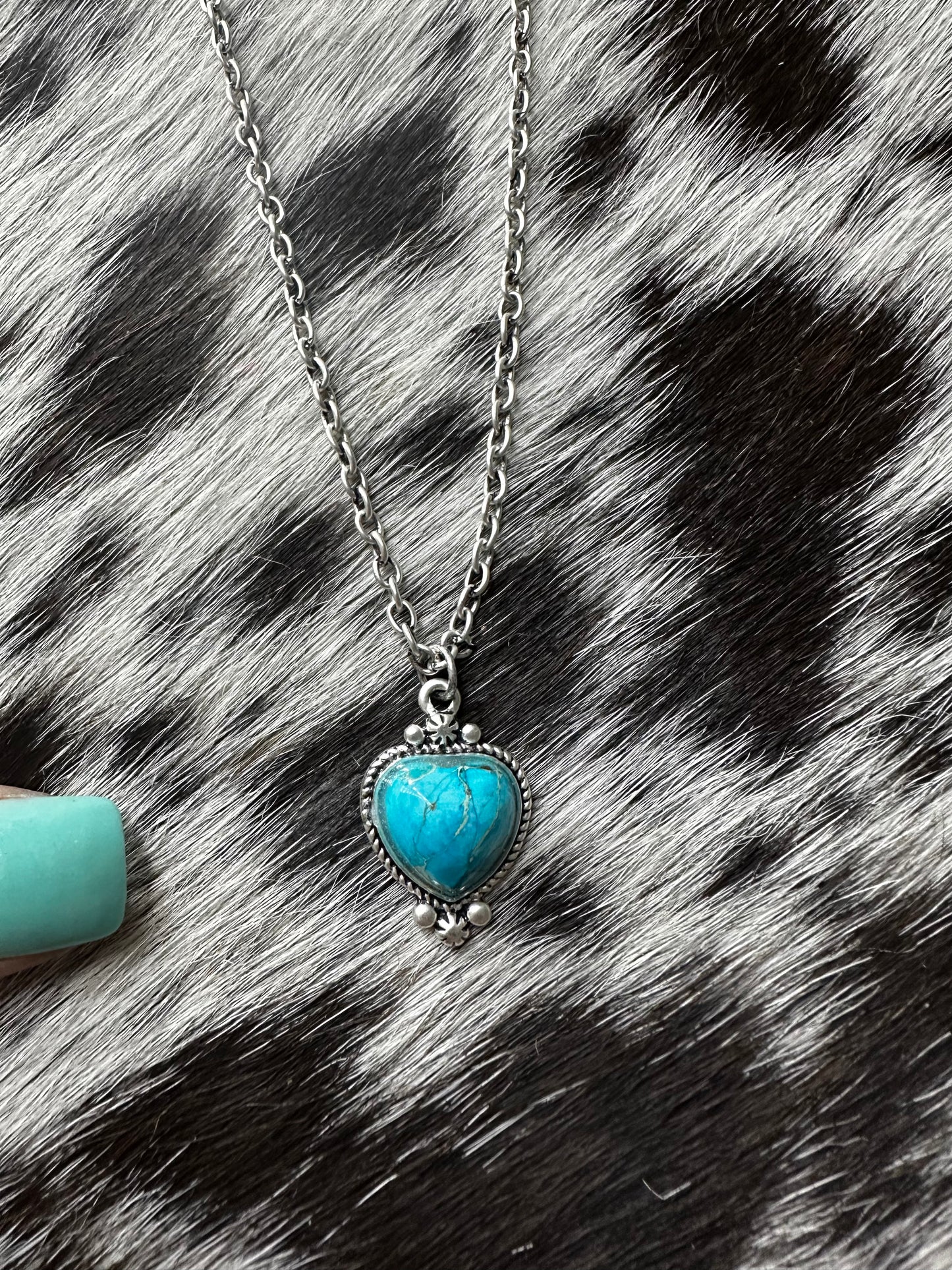 Tini heart necklace