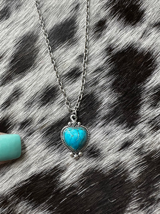 Tini heart necklace