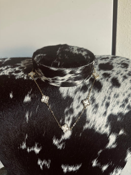 Maci gold color clover necklace
