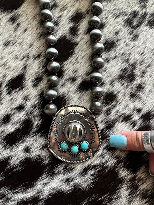 The Dolly necklace