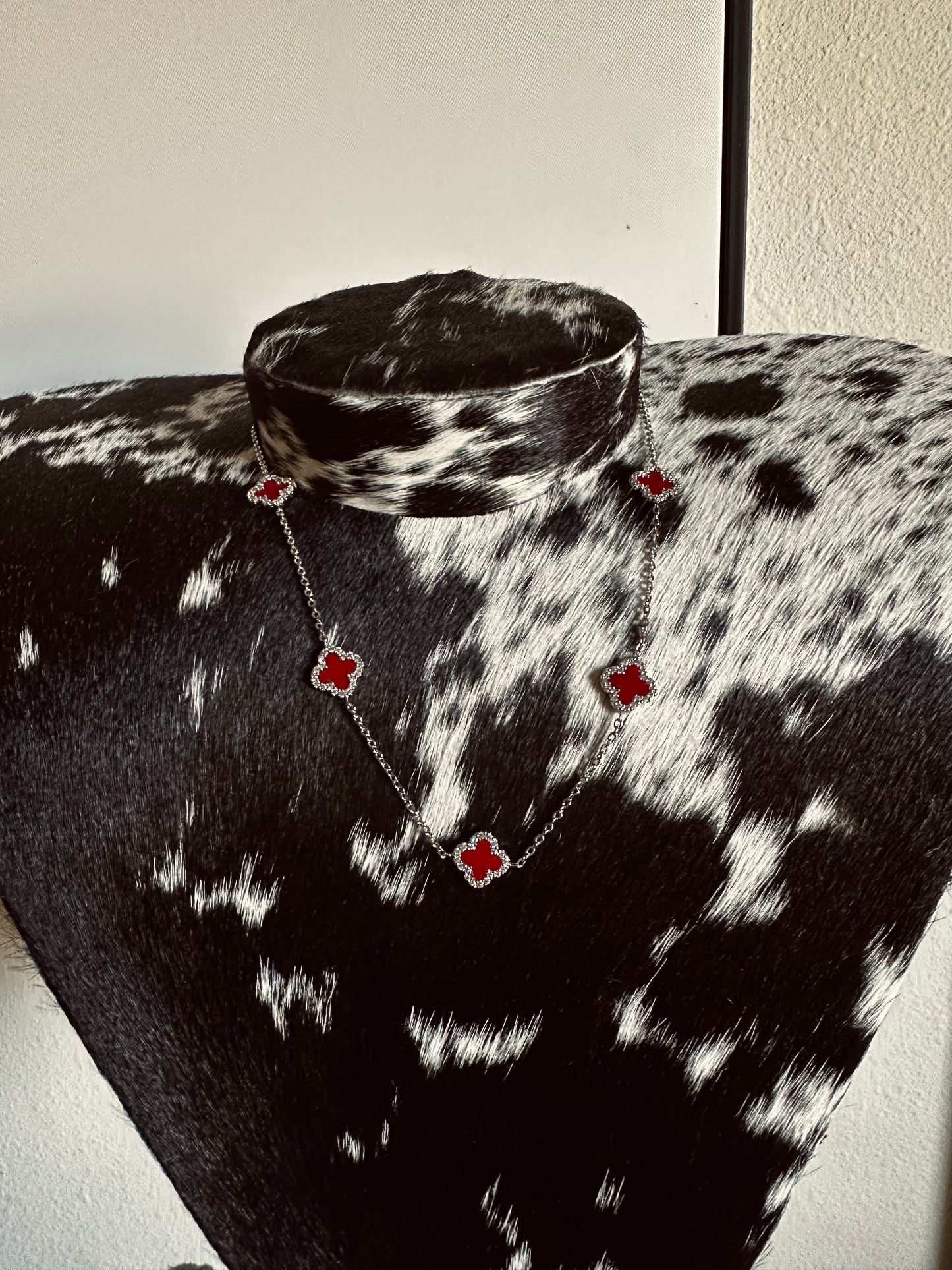 Mariah clover necklace