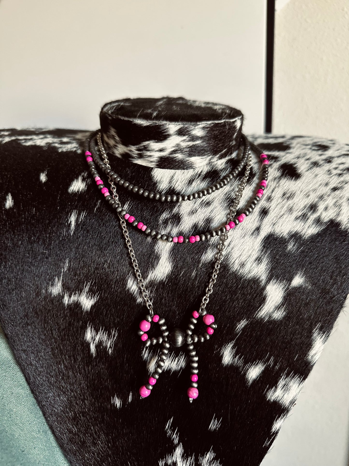 3 n 1 Pink bow tie necklace
