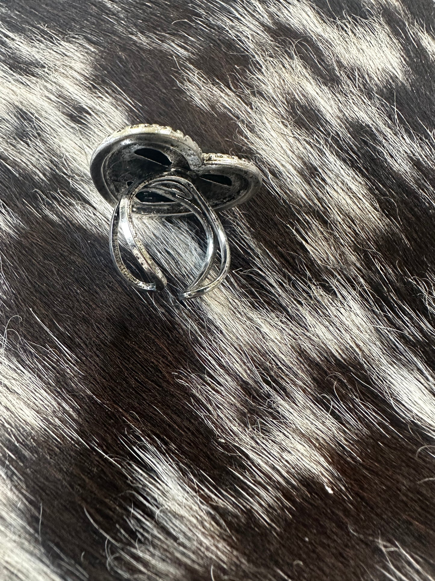 Adjustable 8 ball heart ring