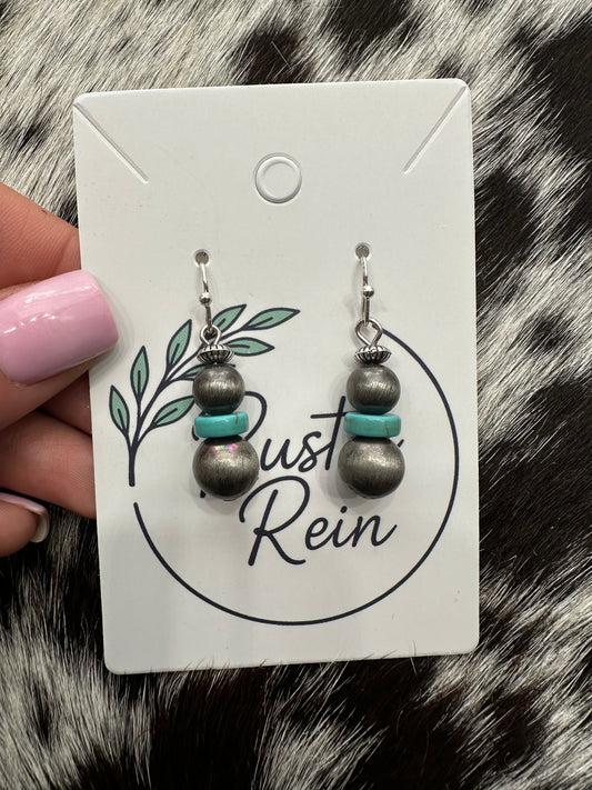 Della earrings