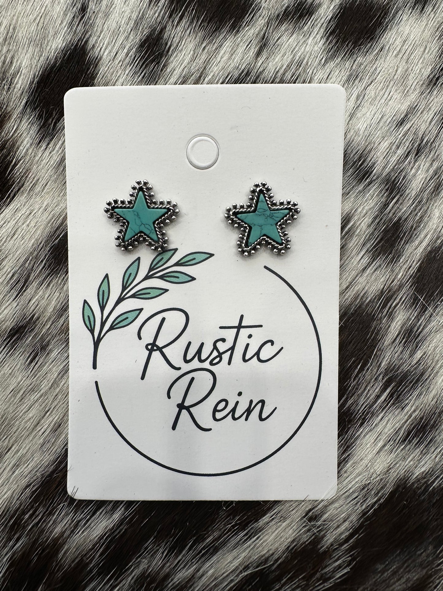 Star stud earrings
