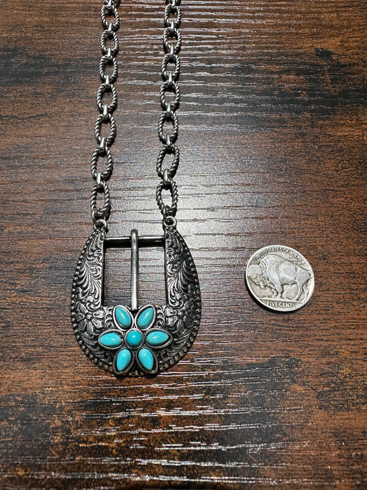 Flower buckle necklace