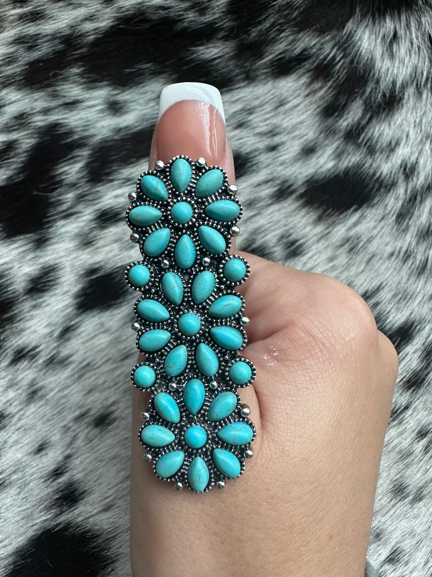 Adjustable triple flower ring