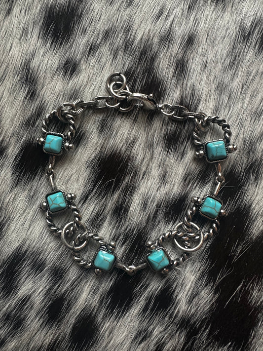 Snaffle bit bracelet
