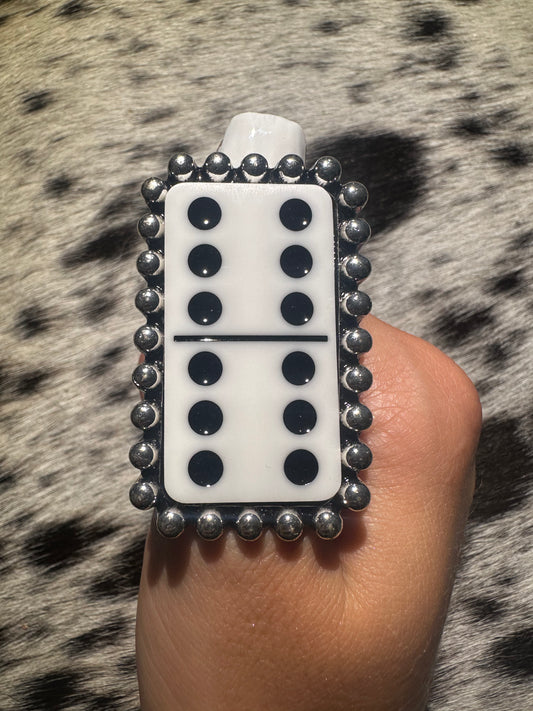 Adjustable domino ring