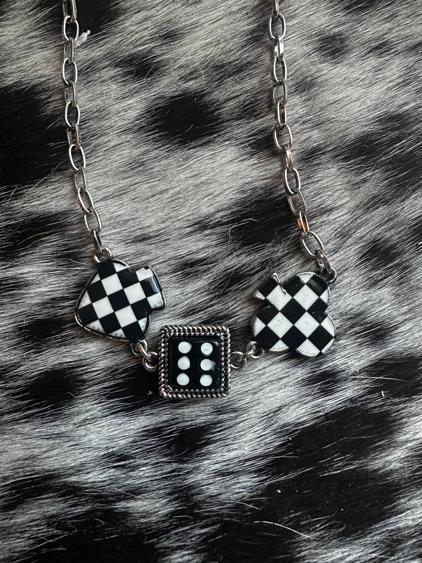 Checkered necklace