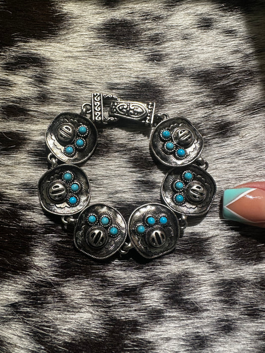 Hat magnet clip bracelet