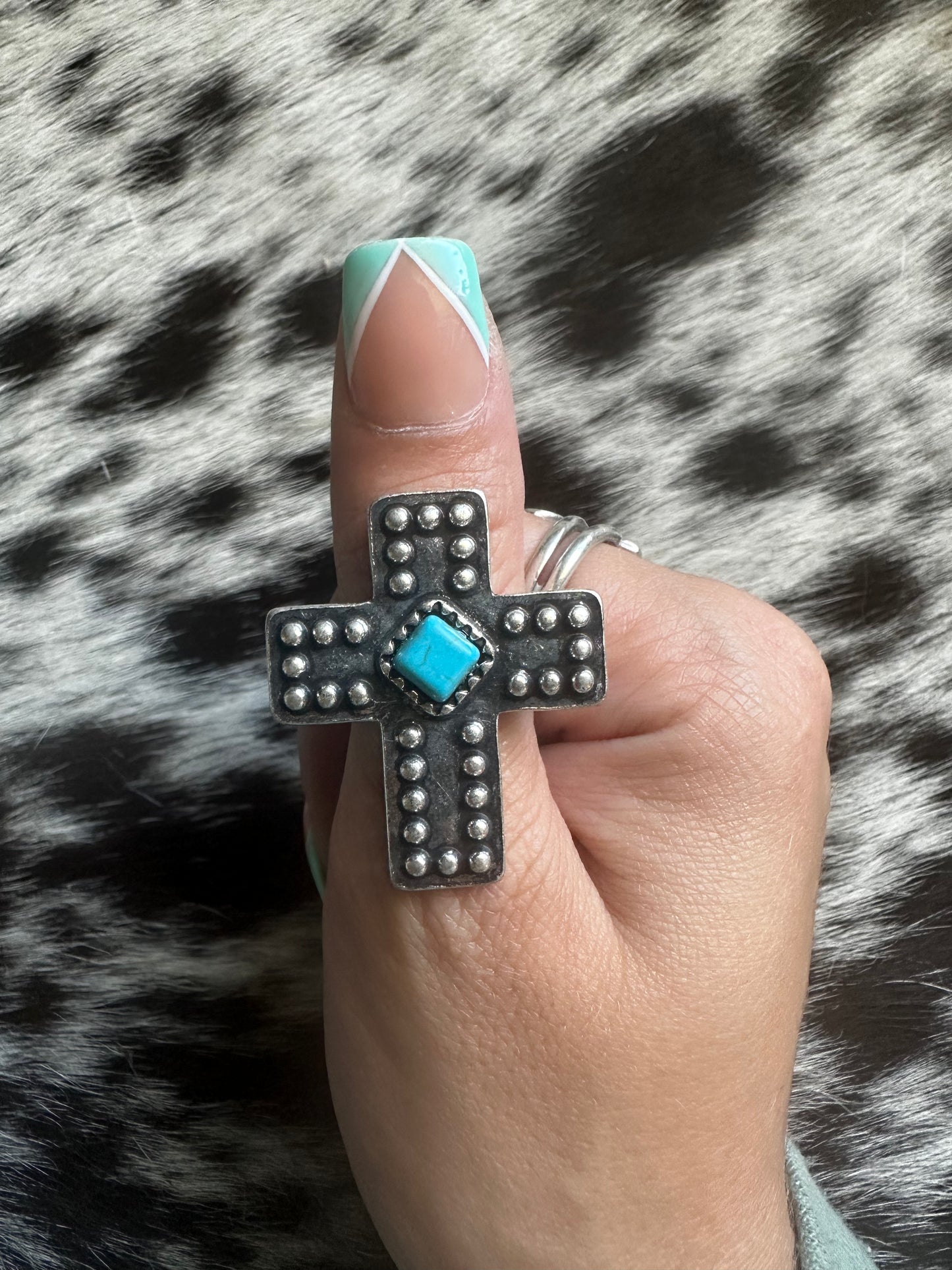 Cross stretch ring