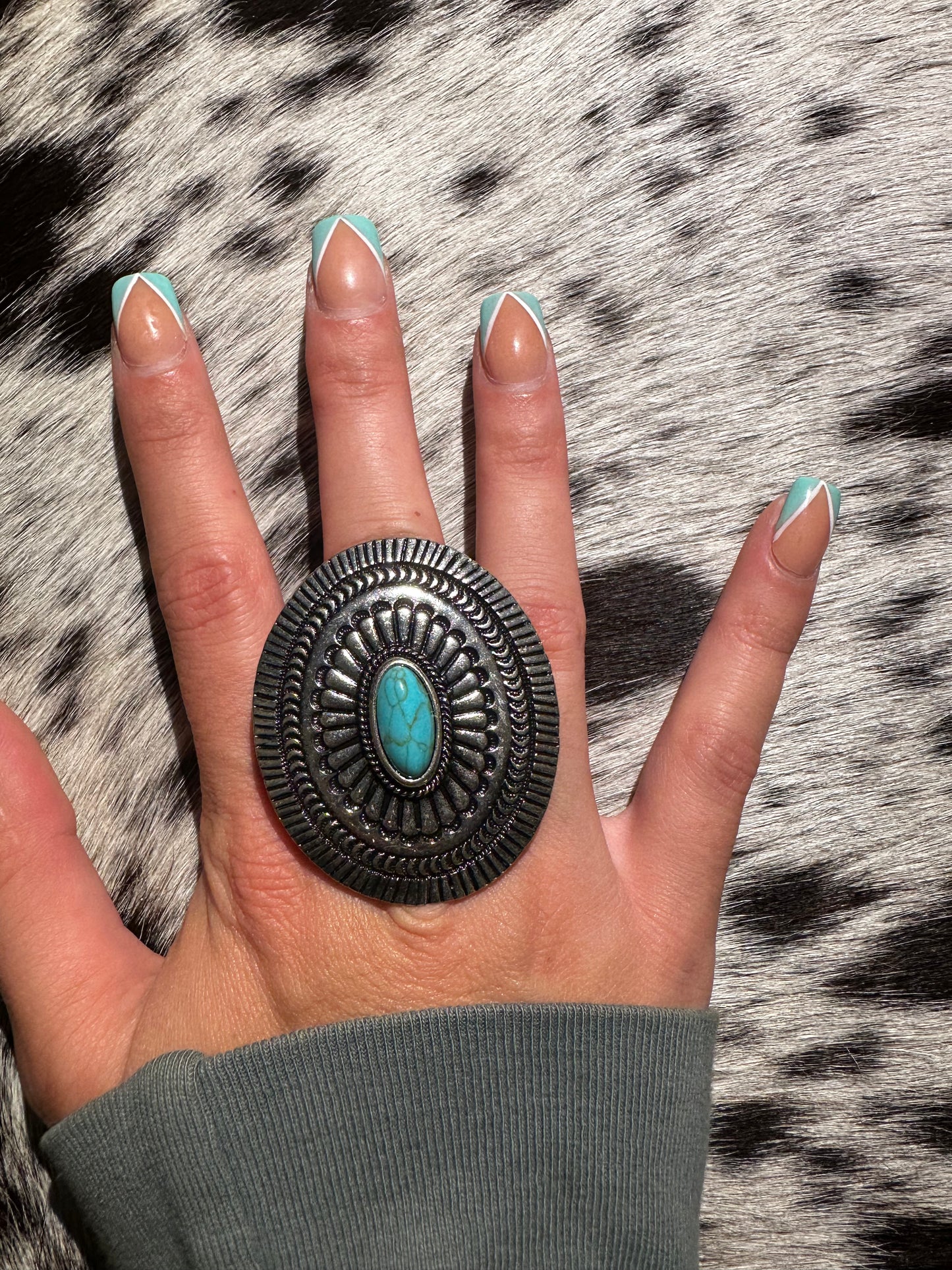 Adjustable maze ring