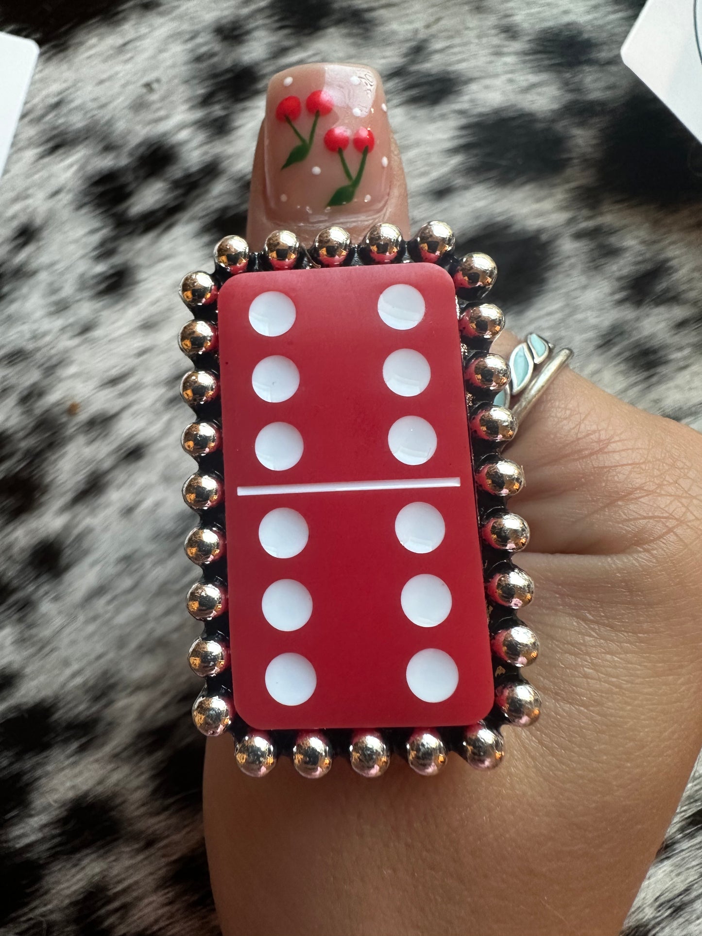 Adjustable Red domino ring