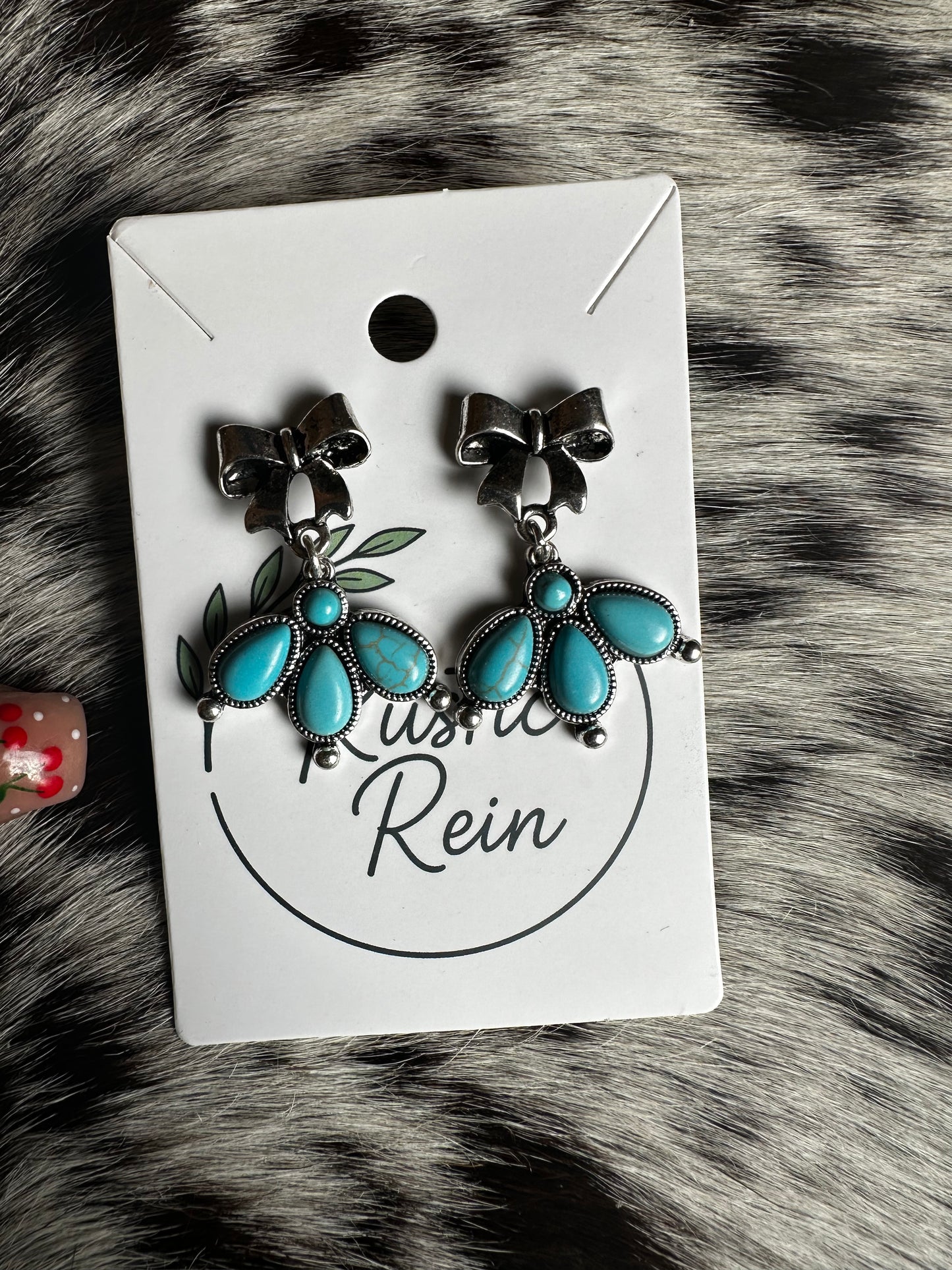 Bow earrings