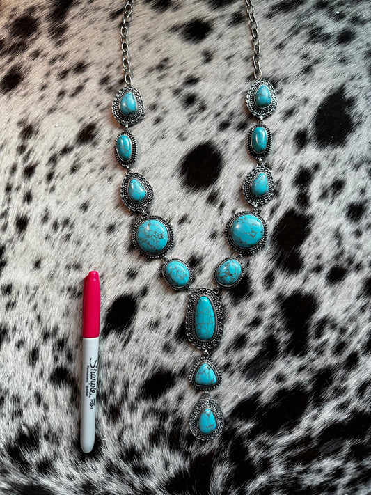 Monroe lariat necklace