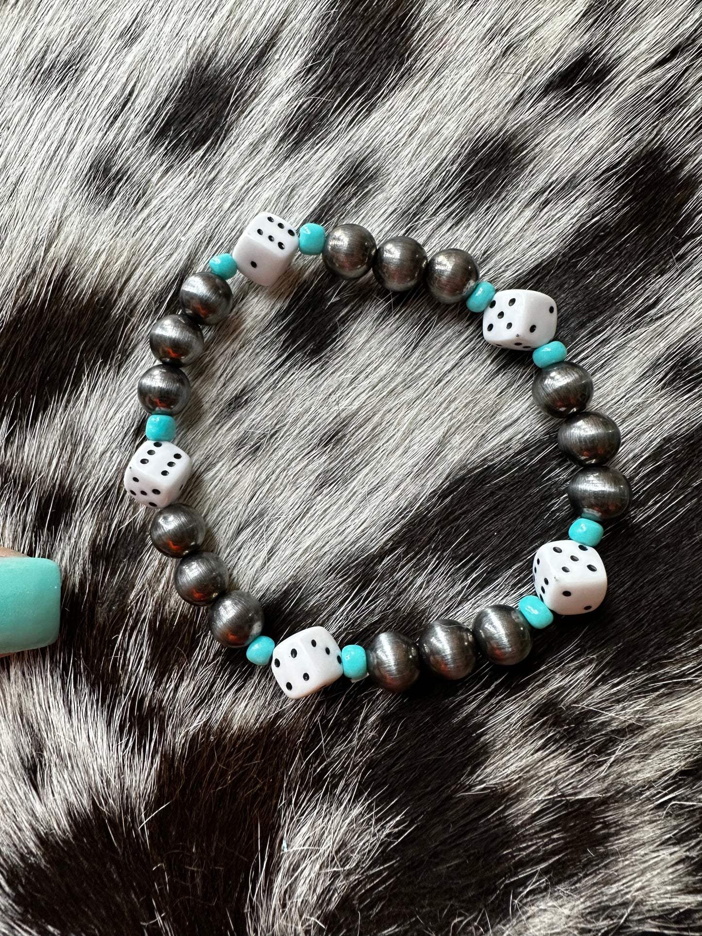 Wh dice stretch bracelet