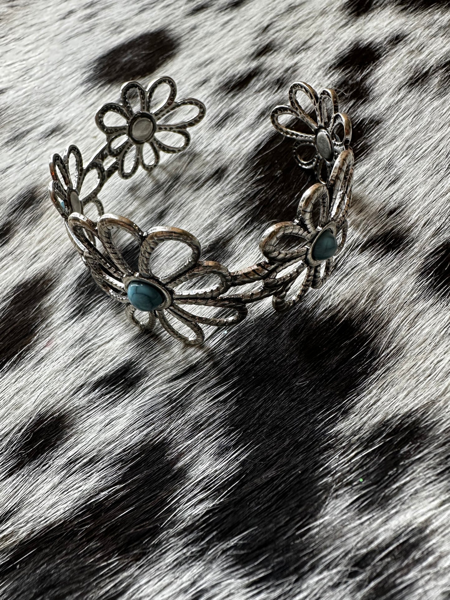Flower cuff