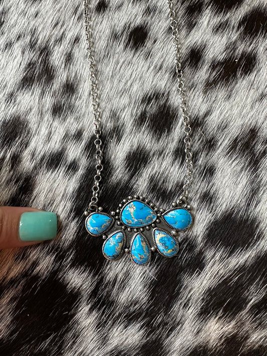 Half cluster necklace