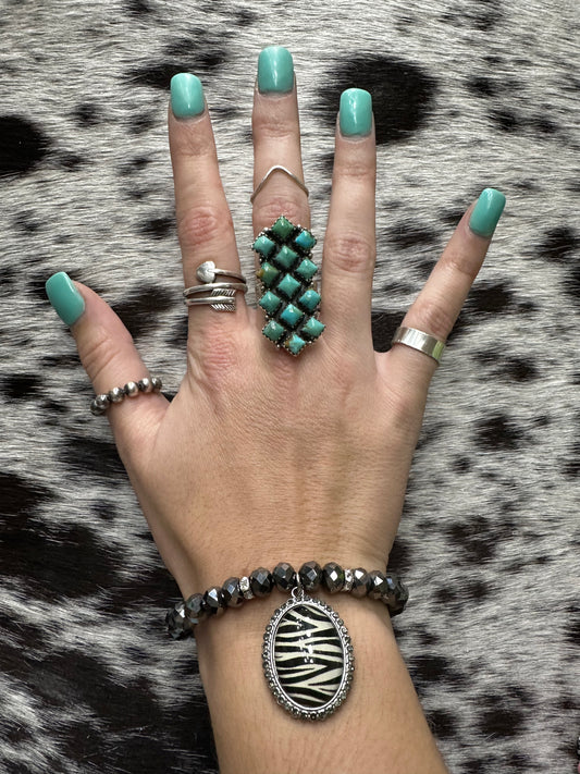 Zebra stretch bracelet